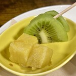 お食事処 だんらん日和 - ランチ(\2,300)　デザート：キウイとさつまいも
