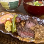 お食事処 だんらん日和 - ランチ(\2,300)　メイン：仔牛のハラミとハンバーグ