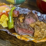 お食事処 だんらん日和 - ランチ(\2,300)　メイン：仔牛のハラミとハンバーグ