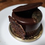 パティスリー モンテローザ 横浜本店 - ショコラビスターシュ648円