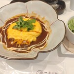 一凛珈琲 - ふわとろオムライス サラダ付