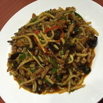 四川食府 - 豚肉の四川風炒め（中国名：魚香肉絲）（９５０円）