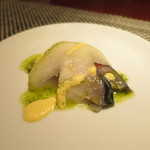 コントワール ミサゴ - 突き出し（気仙沼シメサバと新潟ルレクチェのカルパッチョ） (Dec. 2014)