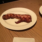 Peter Luger Steak House Tokyo - 厚切りベーコンもお願いして