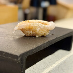 神楽坂 鮨 弥栄 - ひらめのえんがわ