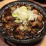 ニュー大衆居酒屋 三ぞう - 三代目牛スジ煮込み。