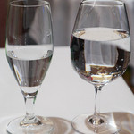 銀座エスコフィエ - オリジナルワイングラス（右）