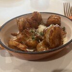 オリベート - ガーリックシュリンプフライ　ガーリックよりフライ強め。皮が食べやすい。ソフトシェル？大半を娘に食べられる。