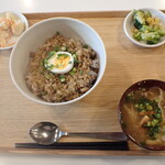 トーコーキッチン - ルーローハン 副菜二品 豚汁