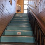 Ramen FeeL - 15時5分前に着き、屋根裏フィールに案内されました。