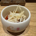 地葉 いずみ - クラゲとじゃがいも