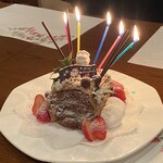 狐狸庵 - ★ブッシュ・ド・ノエル
      いつもは食いきれずに持ち帰りが多かったけど、
      今年はペロっと完食⤴︎︎⤴︎