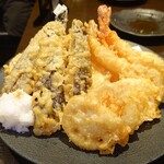 Jidori Washoku Private rooms Izakaya Torisai Hon Atsugi Ten - 大海老と小田原鯵の天婦羅盛り合わせ