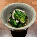 酒と肴 ててて - ちぢみほうれん草と原木椎茸お浸し