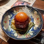 炭焼き成吉思汗 やまか - 羊のユッケ