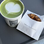 hakuzu coffee stand - 抹茶ラテとオールドファッション(チョコ)