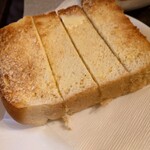 あろうむ - トースト