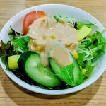 インドダイニング ドルガ - ハーフ＆ハーフランチのサラダ