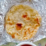 インドダイニング ドルガ - 別の日にテイクアウトしたハーフ＆ハーフランチのナン