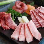 大陸食道 - 料理写真:おいしい黒毛和牛をお客様へお届けします。