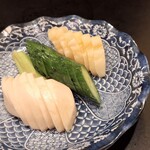次男坊 - 漬物盛り合わせ