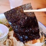 ケンチャンラーメン - 海苔。