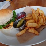 カフェ マンチーズ - チリチーズバーガー