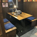 肉のよいち - 内観（テーブル席）