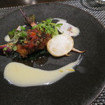 レストラン バカール - 根室産白子のムニエル、トマトとケッパーの焦がしバター・ソースと柚子香るベルモット・ソースで、蕪の取合せで2