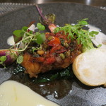 レストラン バカール - 根室産白子のムニエル、トマトとケッパーの焦がしバター・ソースと柚子香るベルモット・ソースで、蕪の取合せで1