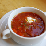 ヨシダゴハン - +300円でスープが付く。本日のスープはボルシチ