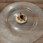 俺のフレンチ 銀座 - 甘エビのタルタル、カリフラワーのムース、キャビア載せ