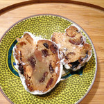 Boulangerie Kaseru - シュトーレン、切ってみました