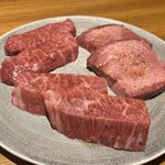 焼肉 ジャンボ - 