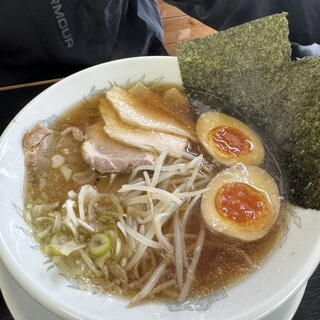 香り立つ鶏だしラーメン・唐揚げ 鶏つよし_1