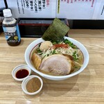 ちばから - 冬季限定
      ミニ極濃焦がし味噌らーめん 1350円
      (麺柔め 野菜少なめ 麻辣油)
      節券 50円  レン草 100円  のり 100円  味玉 100円