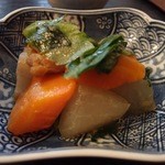 Gettouan - 冬瓜，人参などの煮つけ