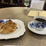 可否屋 葡瑠満 - ふれんち（ホットコーヒー）＆自家製あっぷるぱい　¥1350