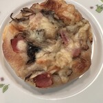 アンデルセン - トリュフ香るまいたけとベーコンのフォカッチャ