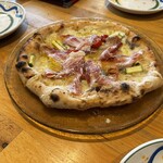 ピッツェリアベアトリーチェ - ズッキーニとパンチェッタ生ハムとレモンのPIZZA