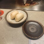 和くら - 焼き立てパンはお代わりできました。