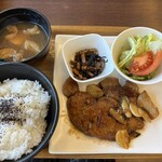 蘭慕羅 - 料理写真:トンテキ定食