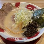 一番軒+世界の山ちゃん - 料理写真:白豚骨(基本)