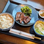炭焼牛たん 赤兵衛分店 - 牛タン定食 中