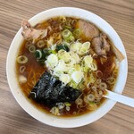 青島食堂 - 青島チャーシュー麺大盛＋刻みねぎ増し５０＋自家製メンマ増し５０