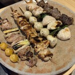 串若 - お任せ10本盛りのうちの6本！こちらは、一串あたりの量が多いため、リーズナブルで食べ応えバッチリ！味と火入れも文句なし！こちらの塩焼き、スパイスのような良い香りで美味い！