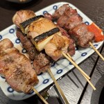 もつ千 - 焼きトンお任せ5本！刺しだけでなく、焼きトンも美味いし、コスパ高っ！