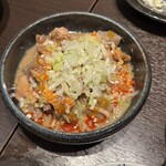 もつ千 - もつ煮込みの辛いやつ！程よい辛さで安心の美味さ！