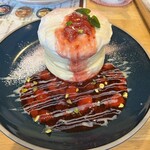 まあるカフェ - イチゴミルコパンケーキ