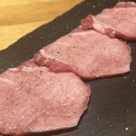焼肉ホルモン髙木 - タン薄切り
